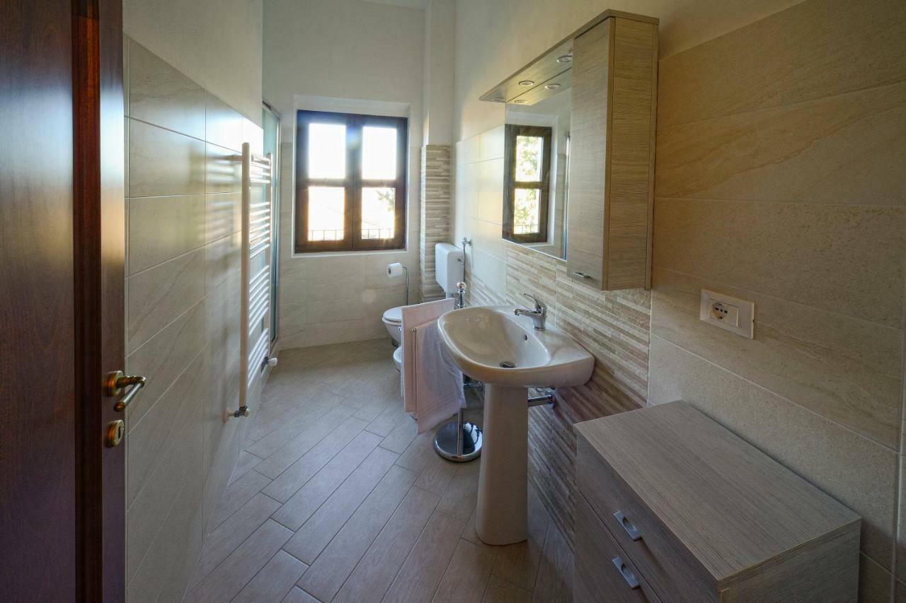 La Vecchia Cantina Guzzardi Лари Экстерьер фото